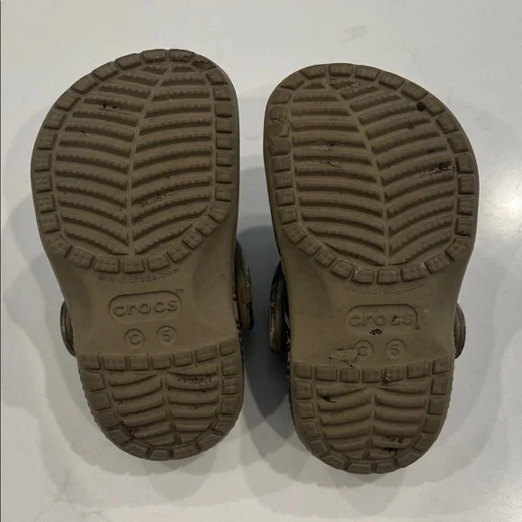 Toddler Camo Crocs - Picture 3 of 3
